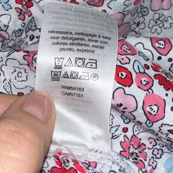 Like New Tommy Hilfiger Floral Camp Shirt size M - Picture 7 of 7